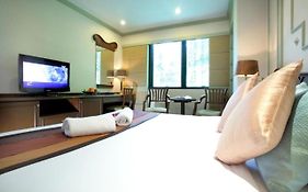 Majestic Suites Hotel